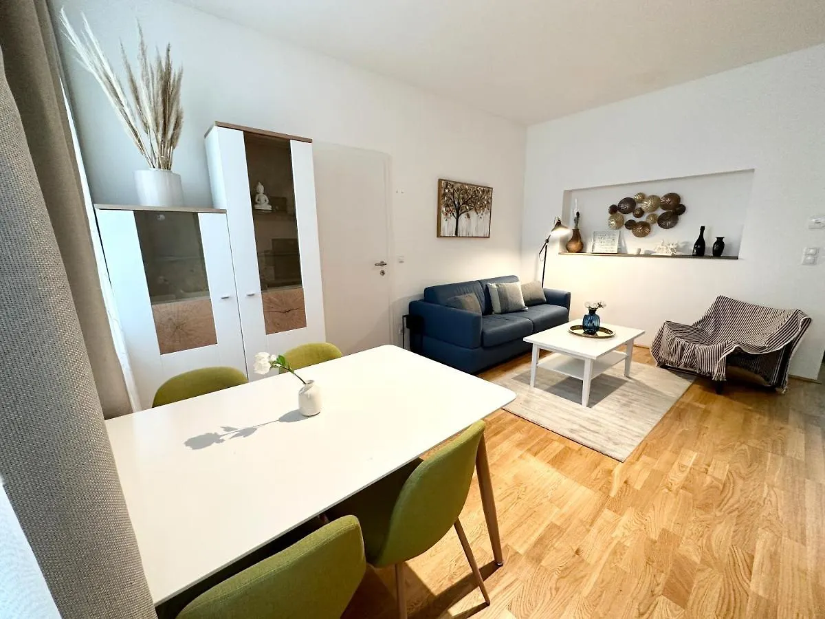 Book-A-Room Panda-Apartments Vienna Apartment