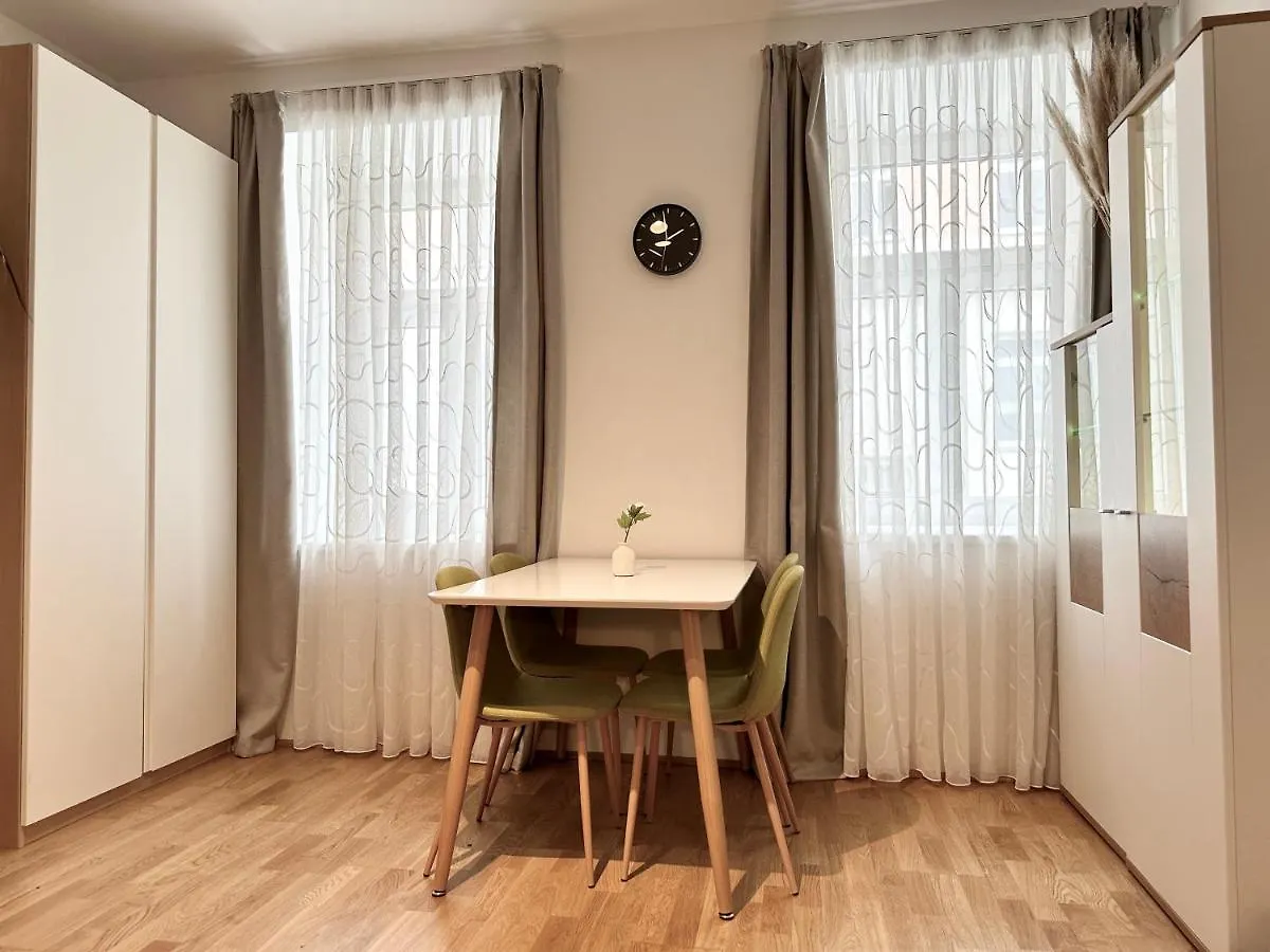 Book-A-Room Panda-Apartments Vienna Apartment