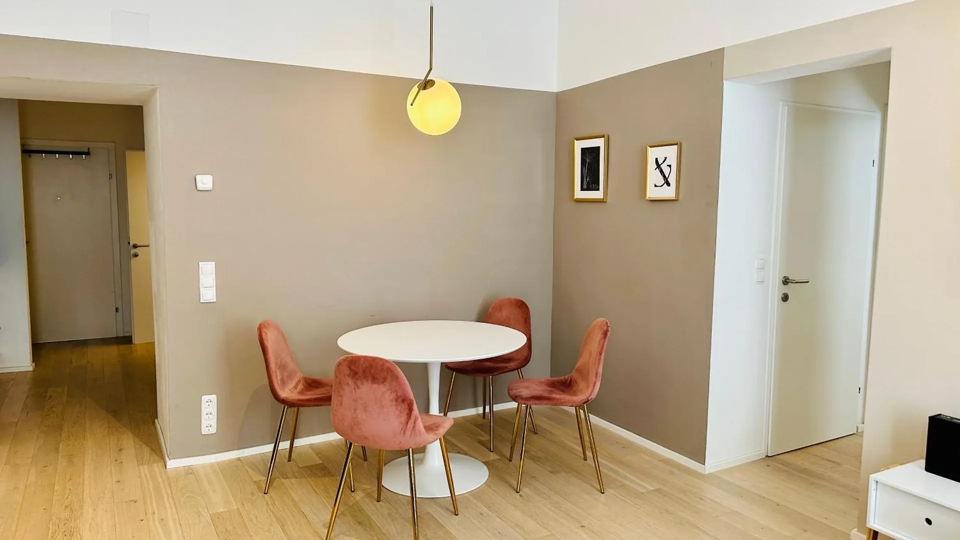 Book-A-Room Panda-Apartments Vienna Apartment