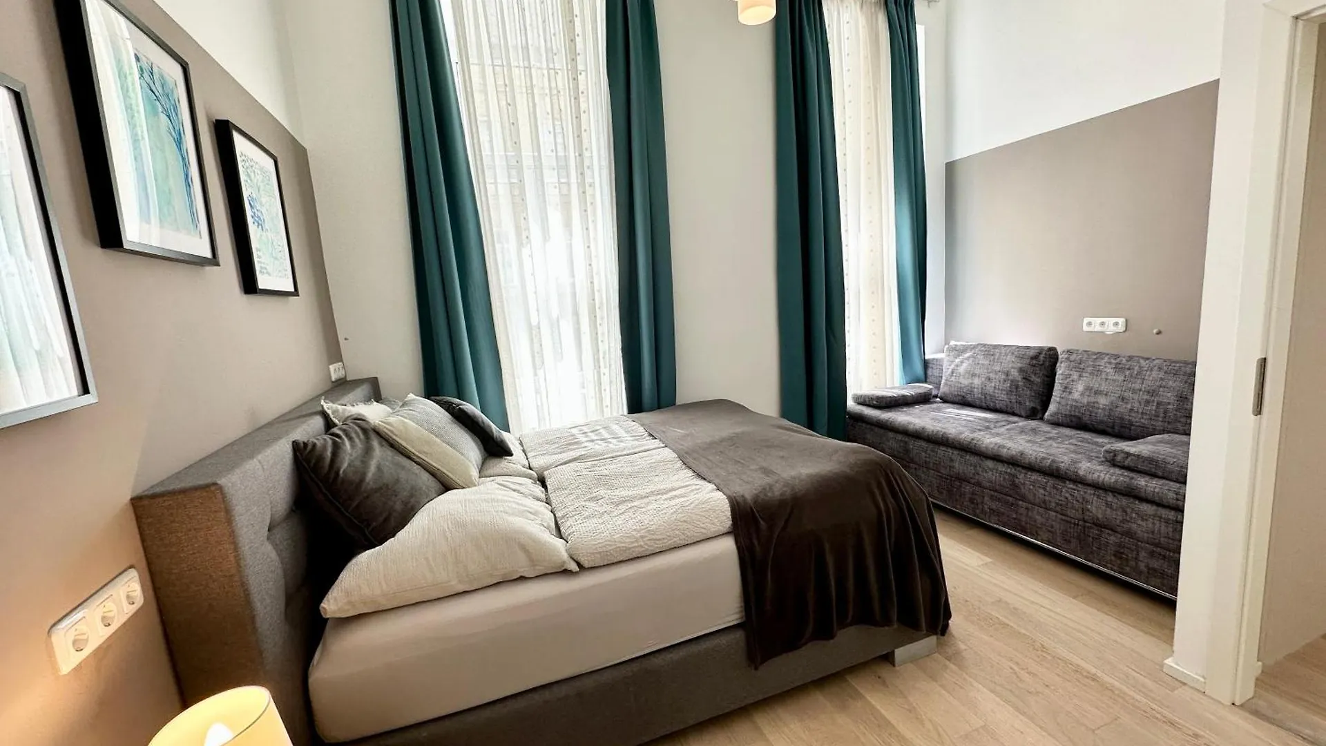 Book-A-Room Panda-Apartments Vienna Apartment