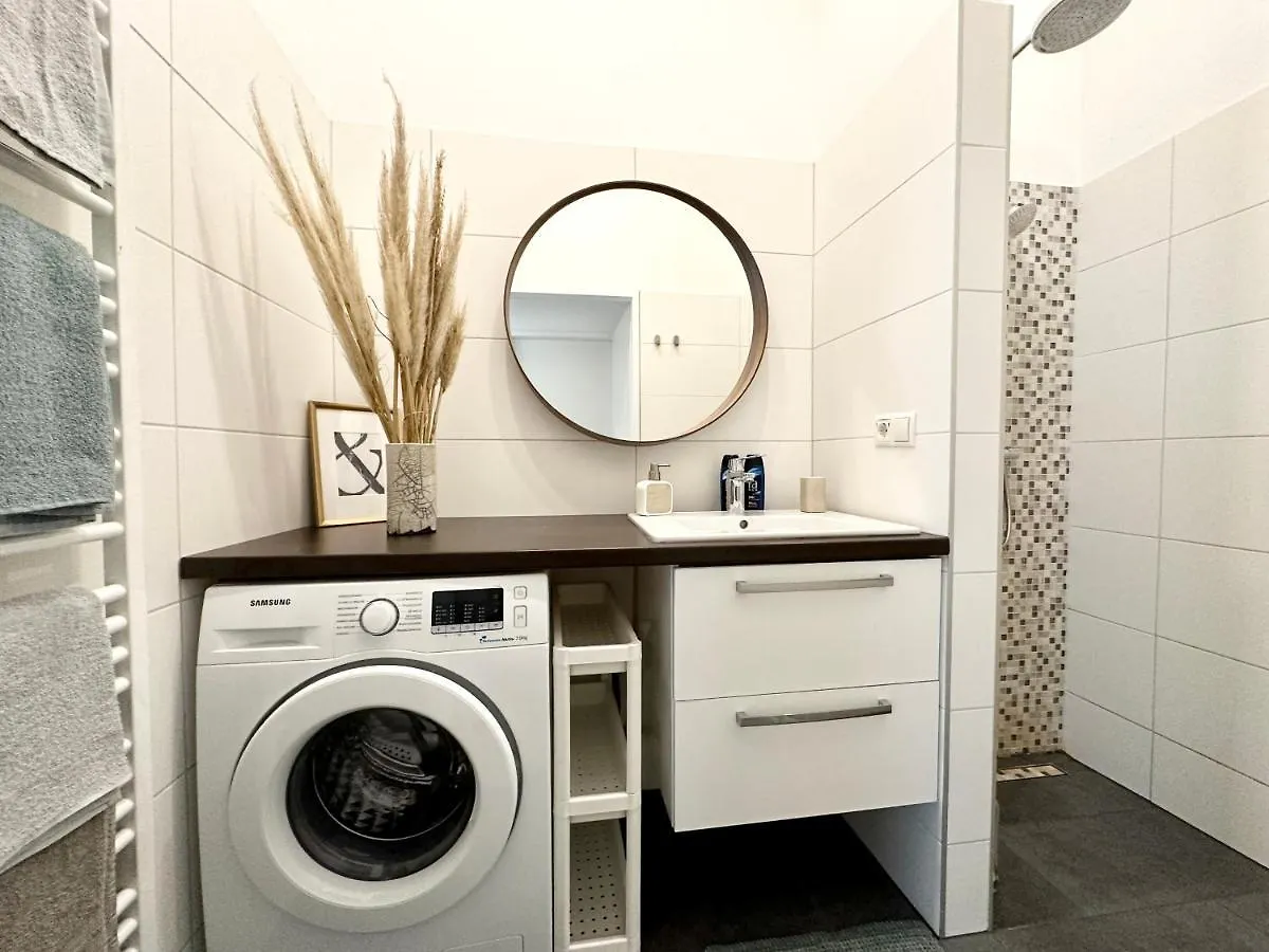 Book-A-Room Panda-Apartments Vienna Apartment
