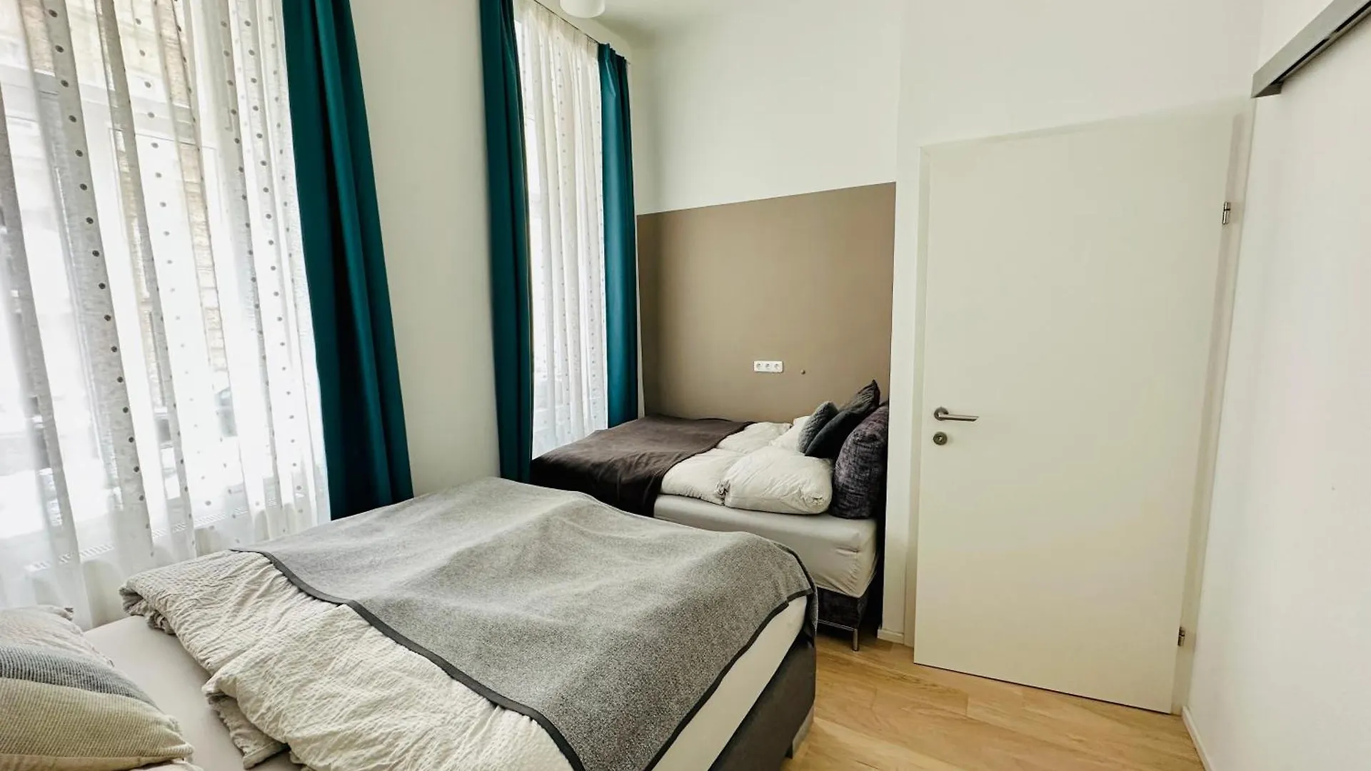 Book-A-Room Panda-Apartments Vienna Austria