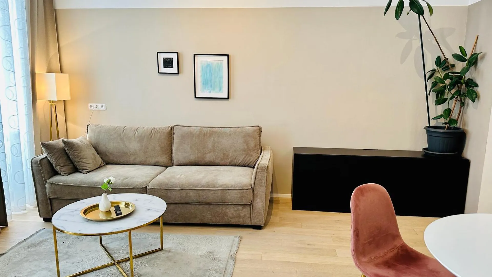 Book-A-Room Panda-Apartments Vienna Austria