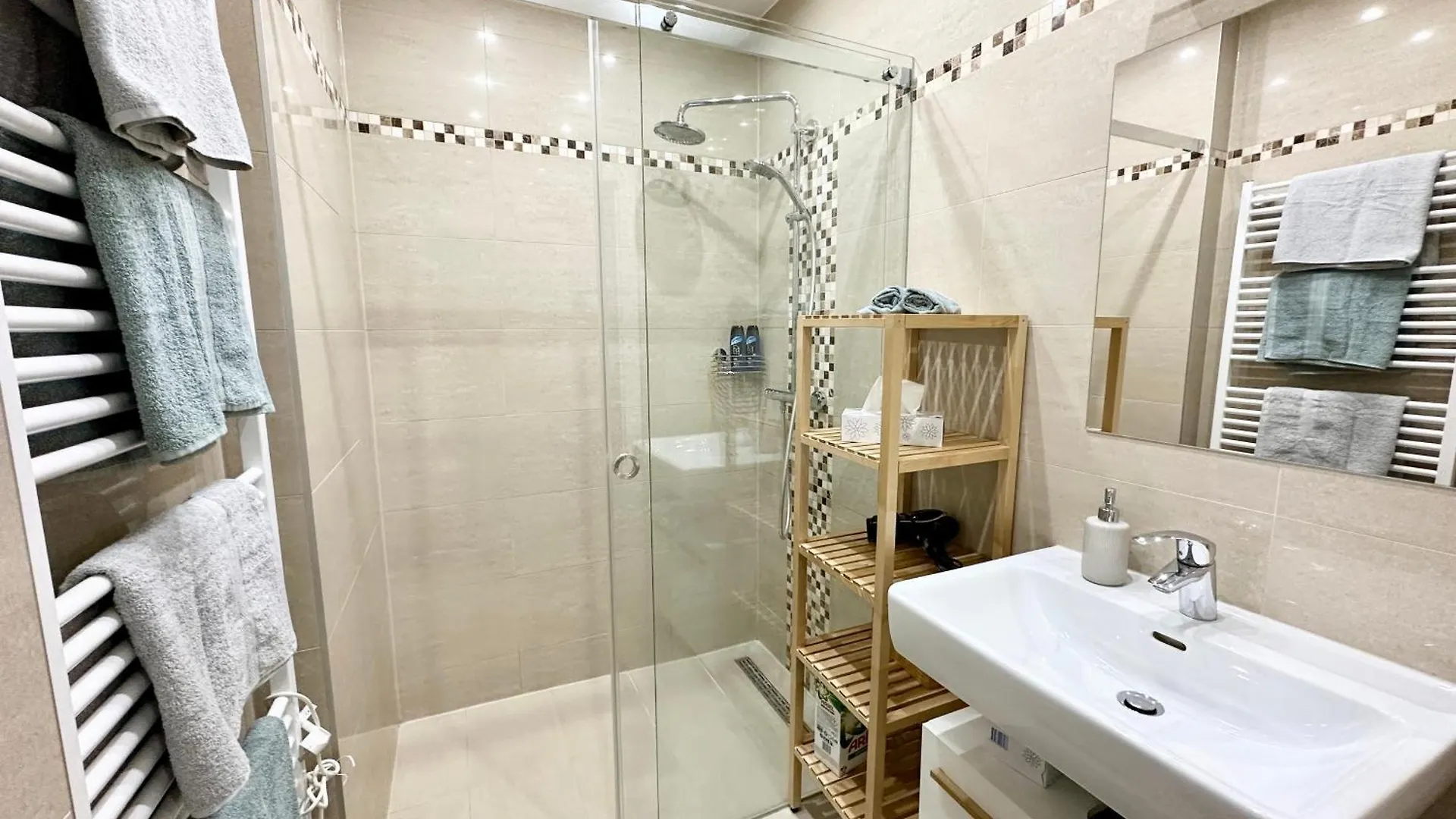 Book-A-Room Panda-Apartments Vienna Austria